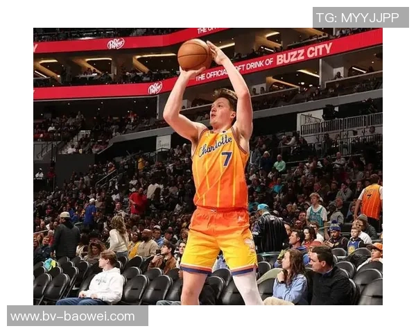 克尼佩尔表现出色14投9中三分命中率高达80助队取得胜利